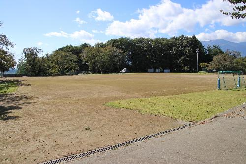 東伊那小学校グラウンド