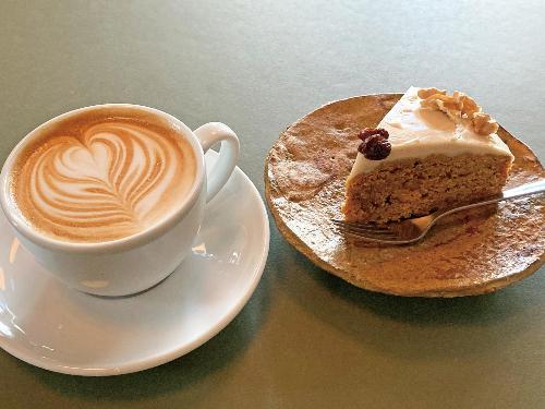 こだわりの詰まったコーヒーとスイーツ