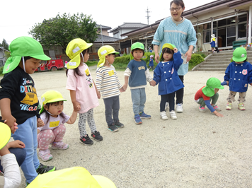 交流会の園児の様子