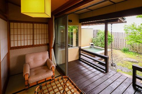 まったりくつろげる個室の露天風呂