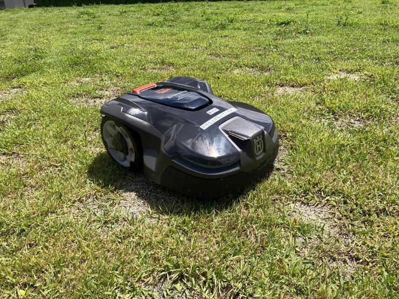草刈りロボット