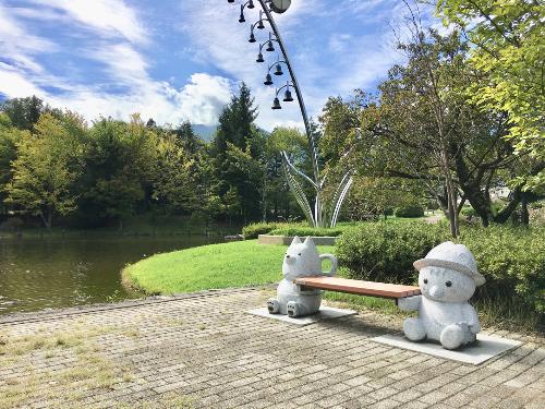 すずらん公園しっぺいとこまかっぱのベンチ