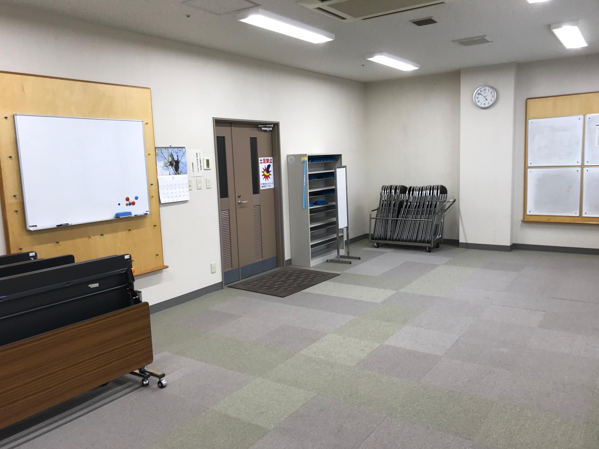 西小会議室写真