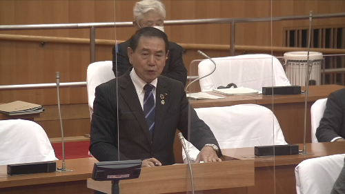 一般質問をする小原茂幸議員