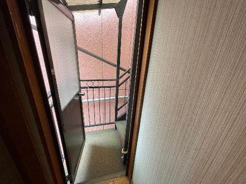 屋上への外階段の出入口