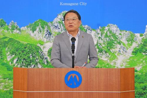 会見する伊藤市長
