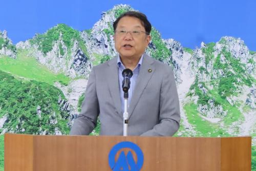 会見する伊藤市長