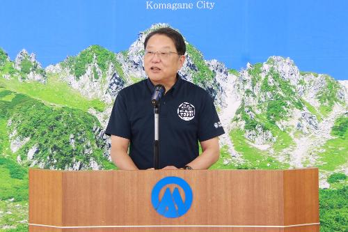 会見する伊藤市長