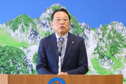 会見する伊藤市長