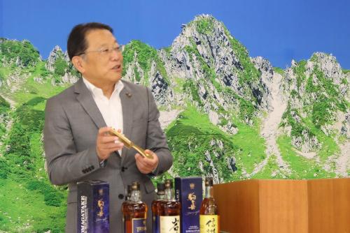 会見を行う伊藤市長