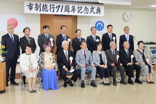 表彰者をたたえ、未来への取り組みを表明（7月1日）