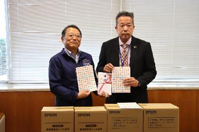 寄付をしたセイコーエプソンの役員