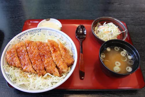 サラダ付きの定食