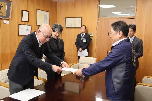 自治組織の在り方検討会が提言書を提出