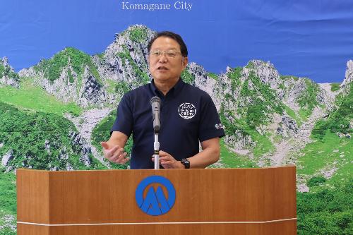 会見する伊藤市長