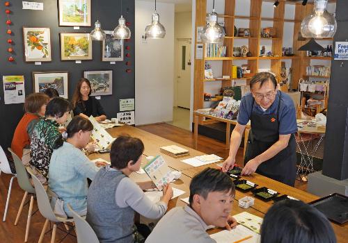 商店街の店主からプロの技術を学ぶ（10月10日）