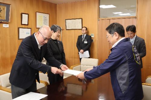 自治組織の在り方に関する提言書提出