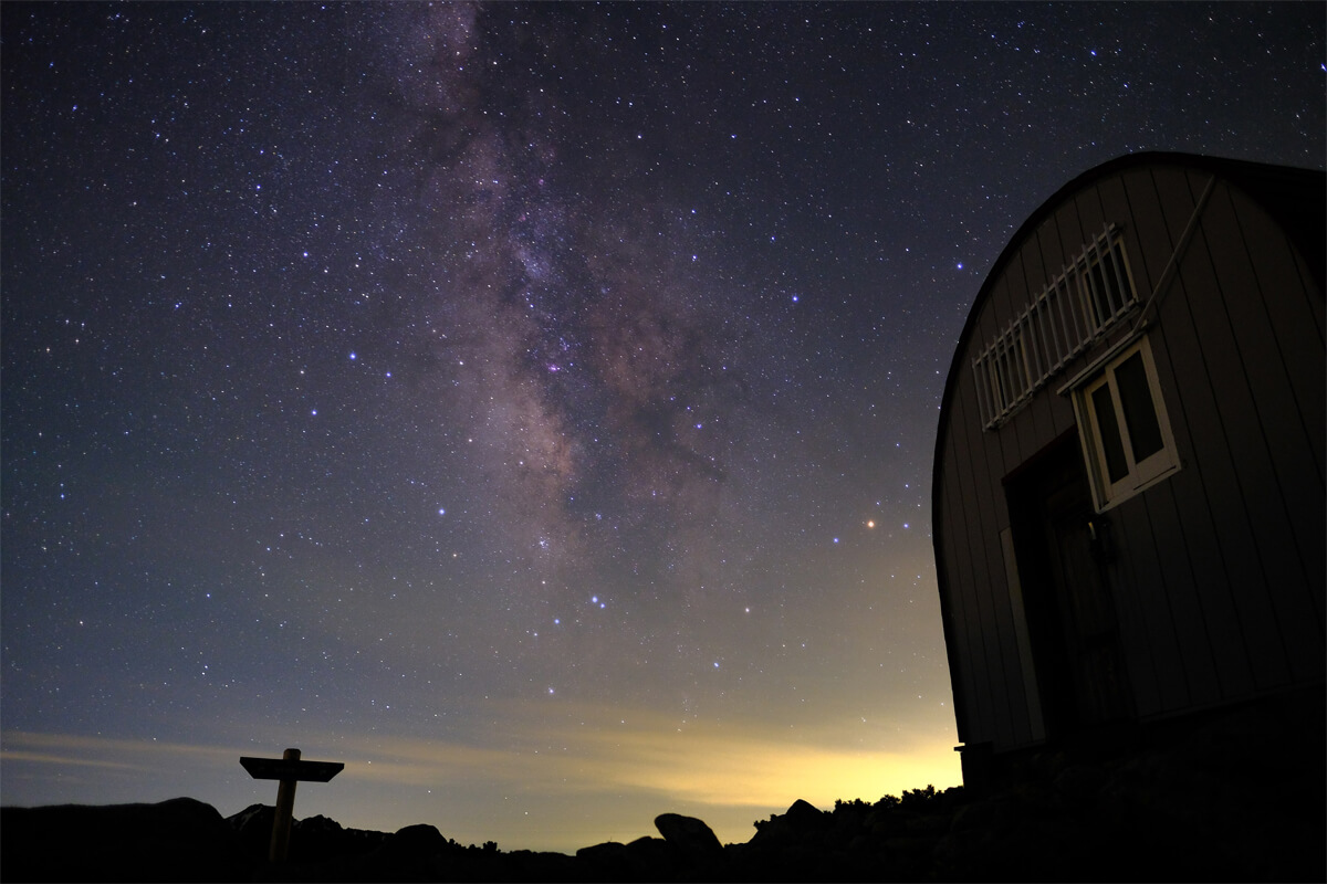 中央アルプス檜尾避難小屋からの星空