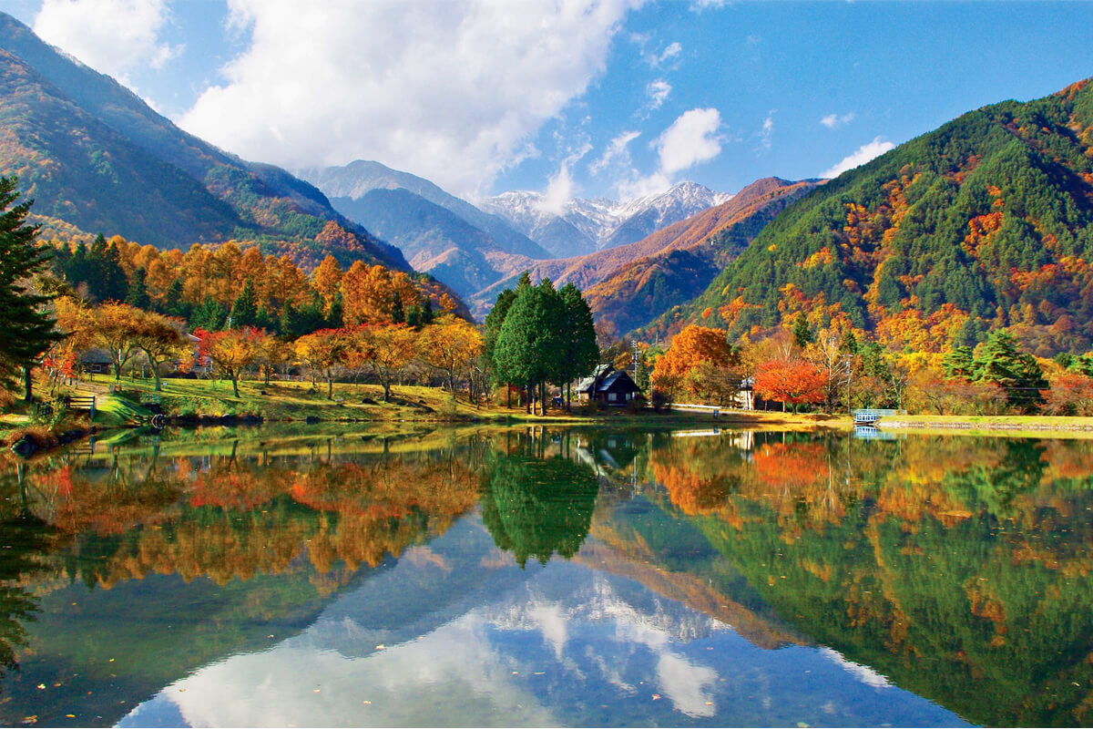 駒ヶ根高原から見る紅葉