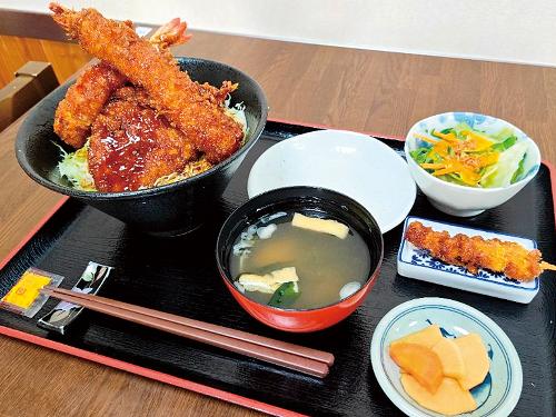 ボリューム満点の定食