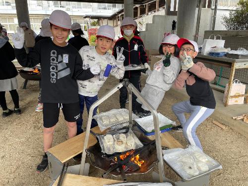 五平餅を焼く