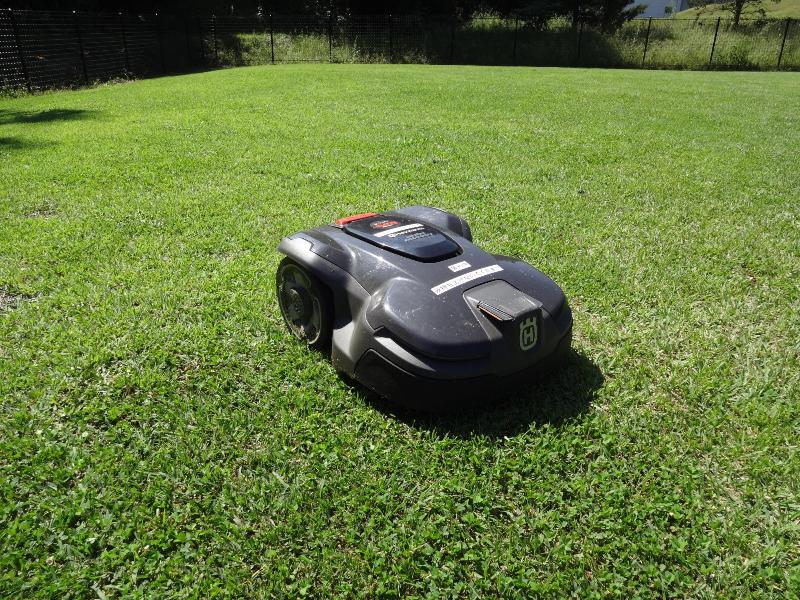 草刈りロボット