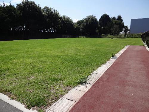 草を刈るロボット