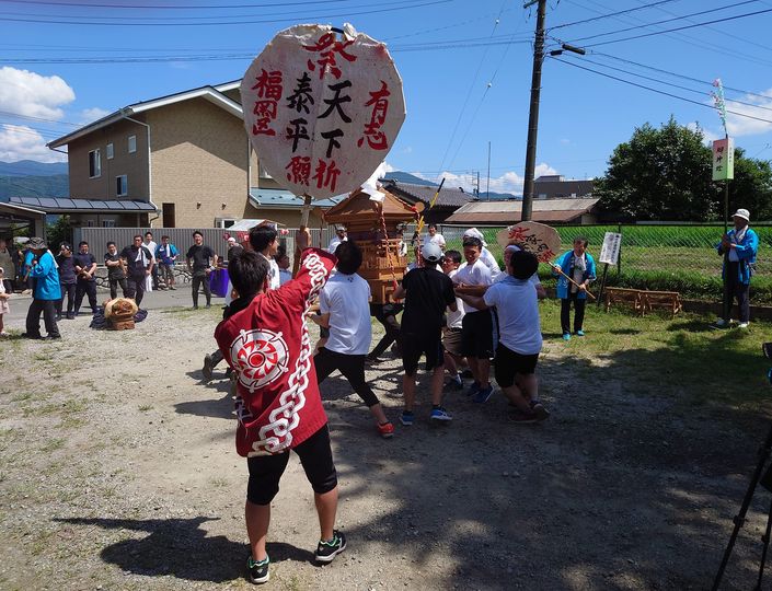 津島神社のお祭りの様子