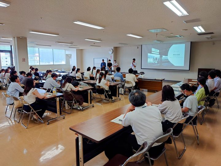 中央大学地域・公共マネジメントプログラムサマースクールの様子