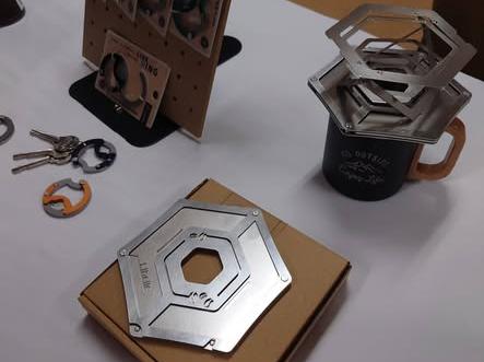 左はリンクリング、右はいただきドリッパー