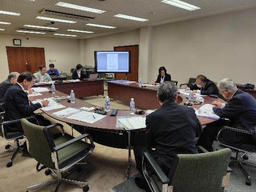総務産業委員会視察の様子