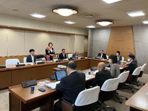 総務産業委員会視察の様子