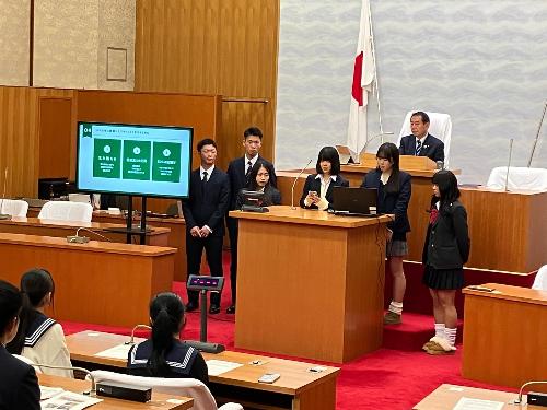 A組5班の発表の様子