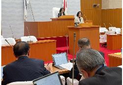 議会広報モニター議場スピーチの様子