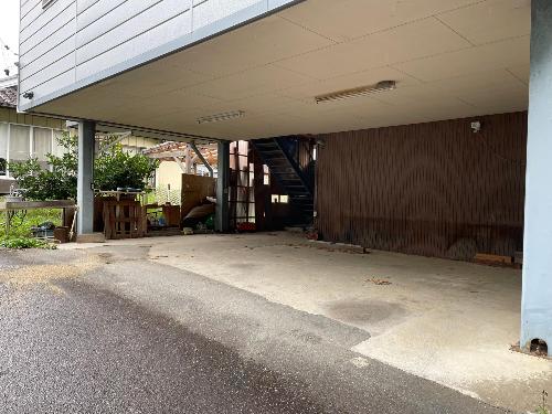 屋根付き駐車場