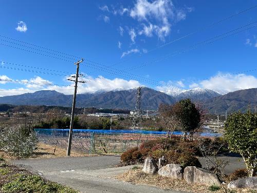 家の前から望む中央アルプス