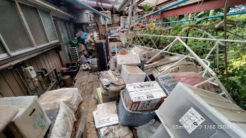建物裏