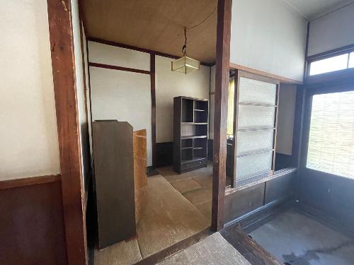正面玄関と和室