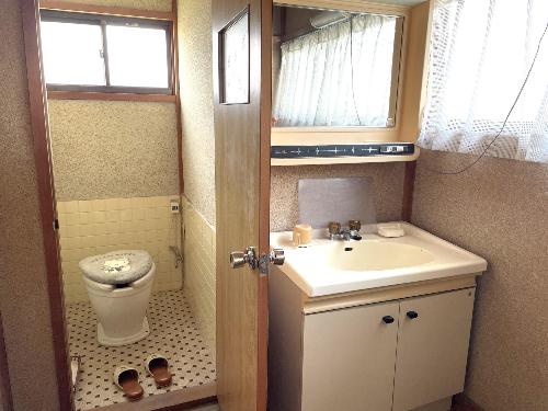 トイレと洗面台