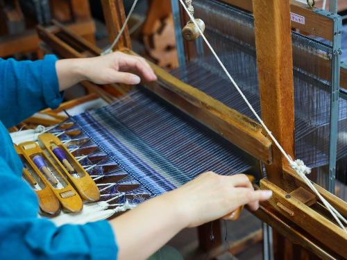 伊那紬を学んで、織って、手にする